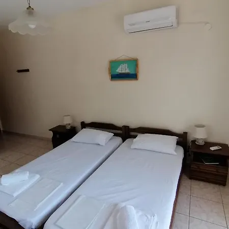 Inn Studios Elena Center *